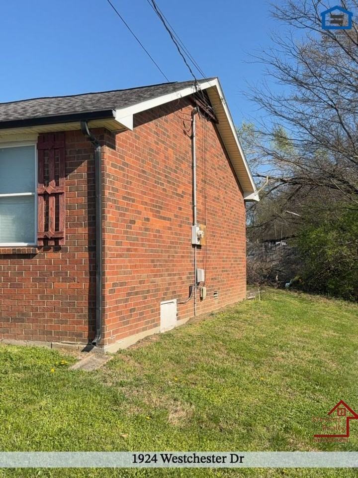 1924 Westchester Dr - Photo 2 of 10