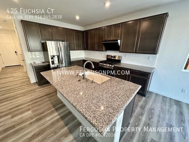 425 Fuchsia Ct - Photo 3 of 22