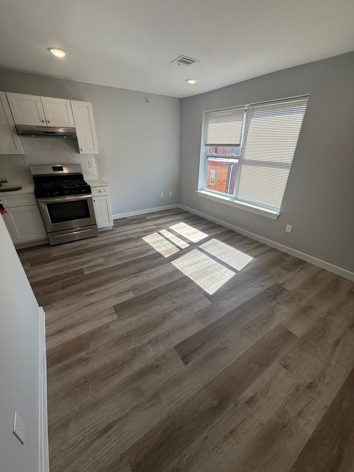 96 16th Ave #505 - Photo 2 of 11