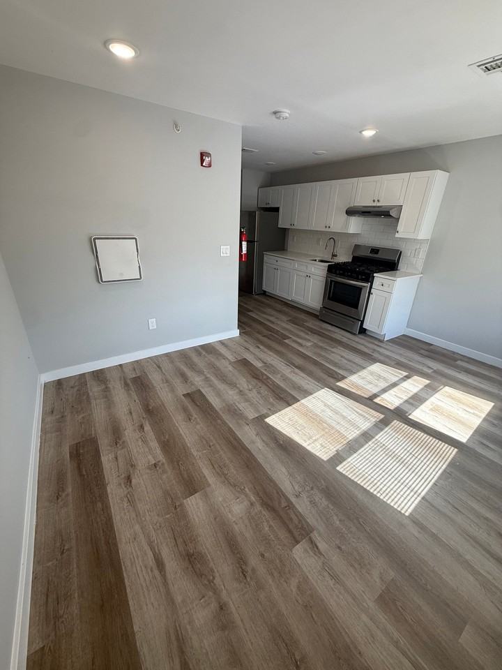 96 16th Ave #505 - Photo 3 of 11