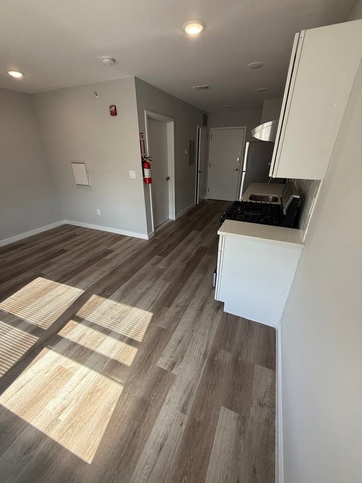 96 16th Ave #505 - Photo 4 of 11