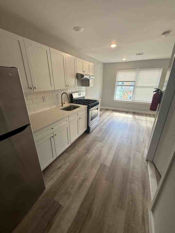 96 16th Ave #505 - Photo 7 of 11