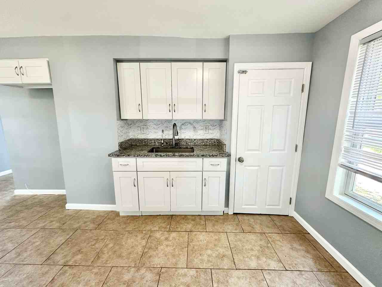 425 Sicklerville Rd - Photo 4 of 15