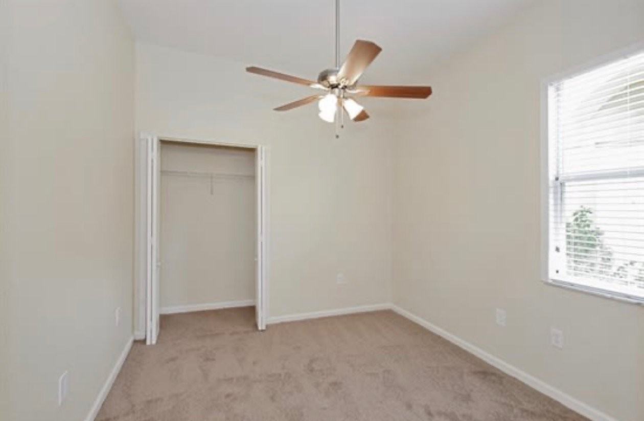 2110 Ne 37th Rd - Photo 5 of 8