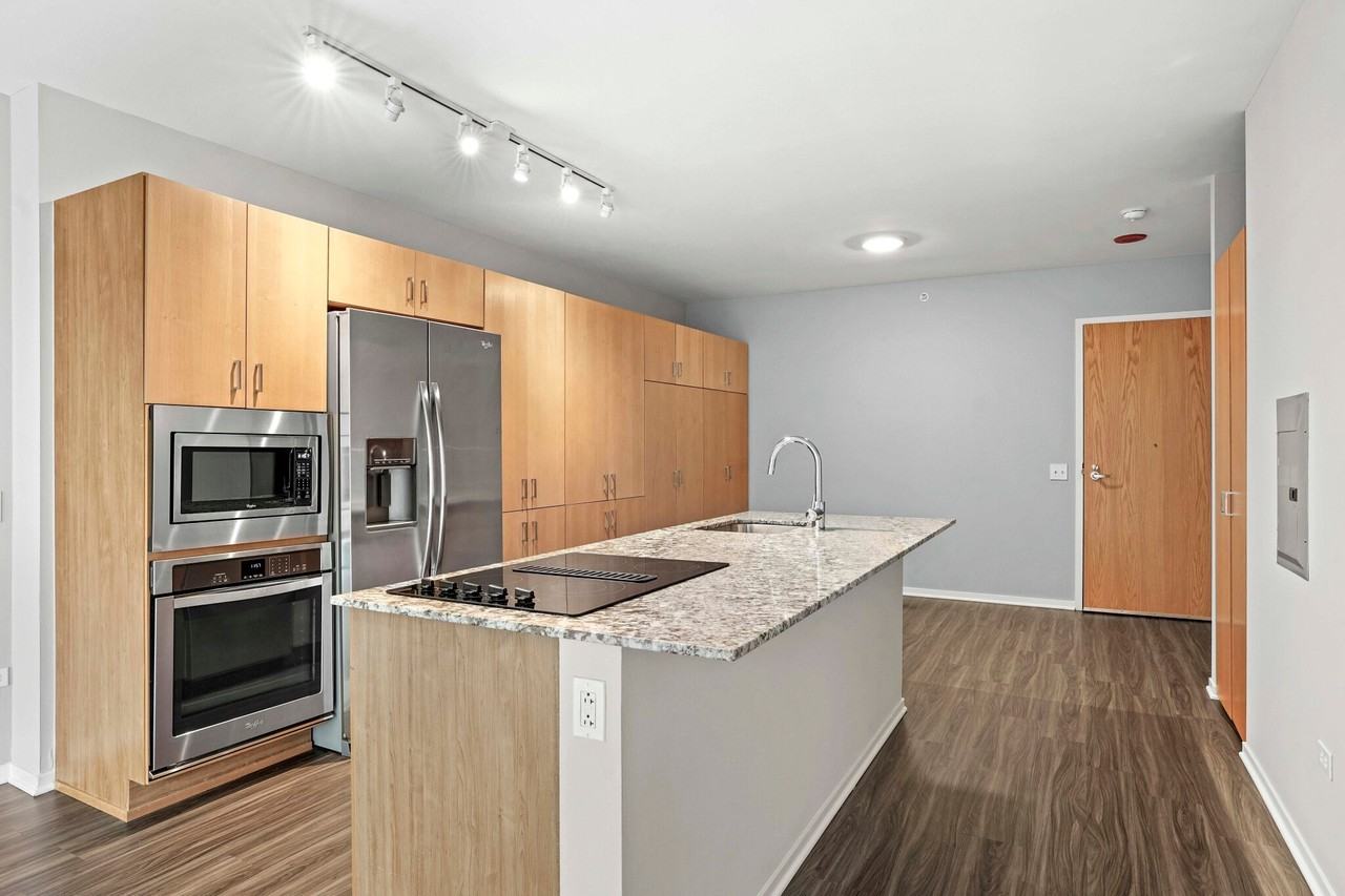 109 E Illinois St #1912 - Photo 6 of 20