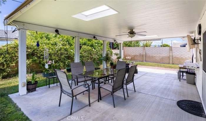 17901 Martha Anne Dr - Photo 2 of 14