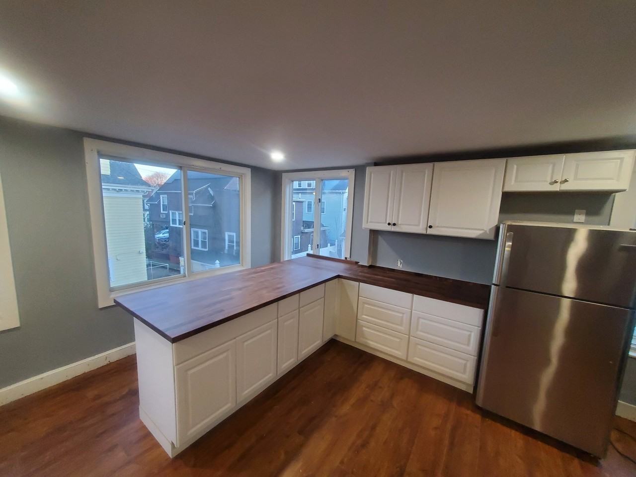 27 Phillips Ave #2 - Photo 2 of 18