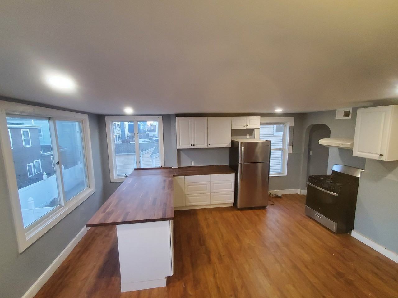 27 Phillips Ave #2 - Photo 3 of 18