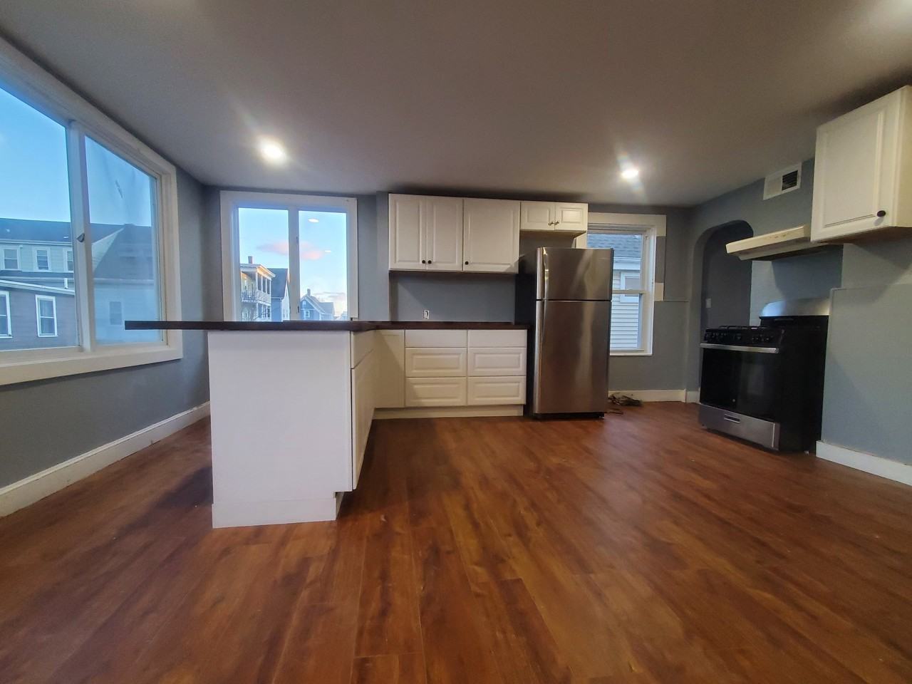 27 Phillips Ave #2 - Photo 7 of 18