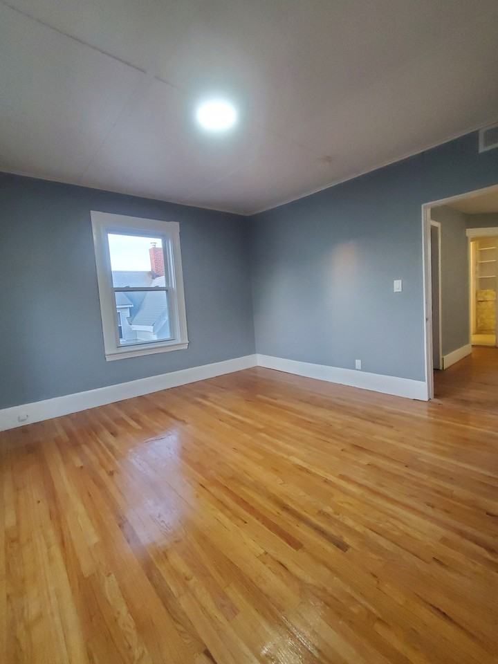 27 Phillips Ave #2