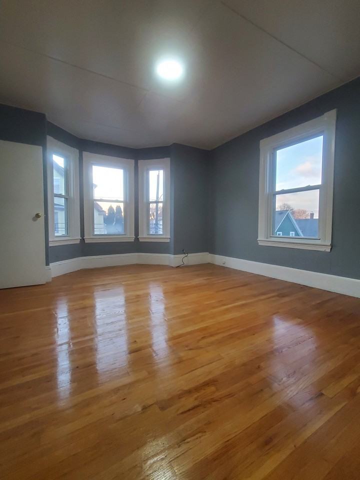 27 Phillips Ave #2 - Photo 5 of 18