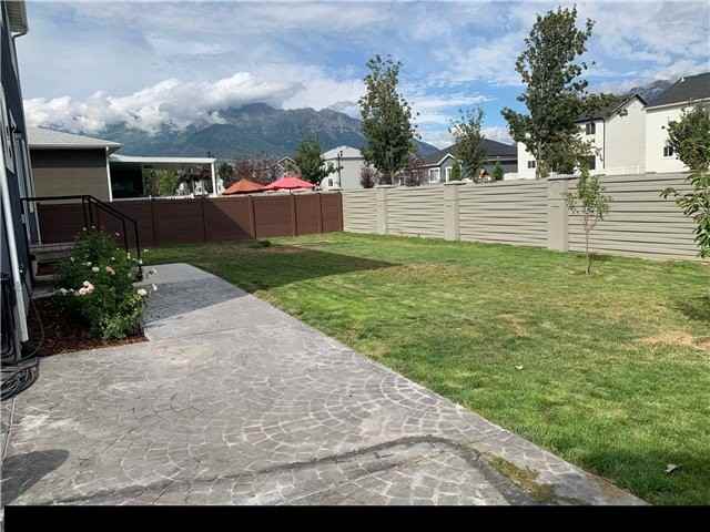 875 N Main St - Photo 3 of 14