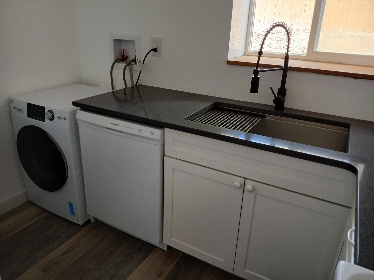 720 W Madison St - Photo 4 of 12