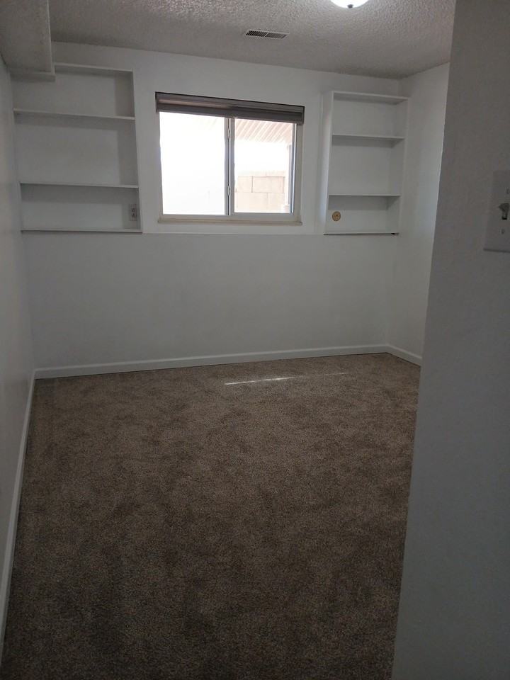 720 W Madison St - Photo 7 of 12