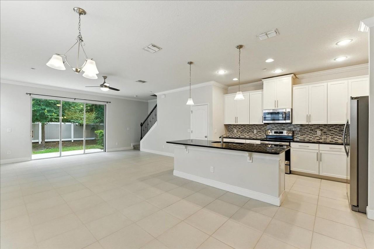 7628 Aloma Pines Ct - Photo 2 of 15