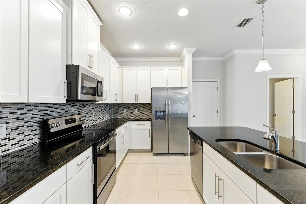 7628 Aloma Pines Ct - Photo 5 of 15