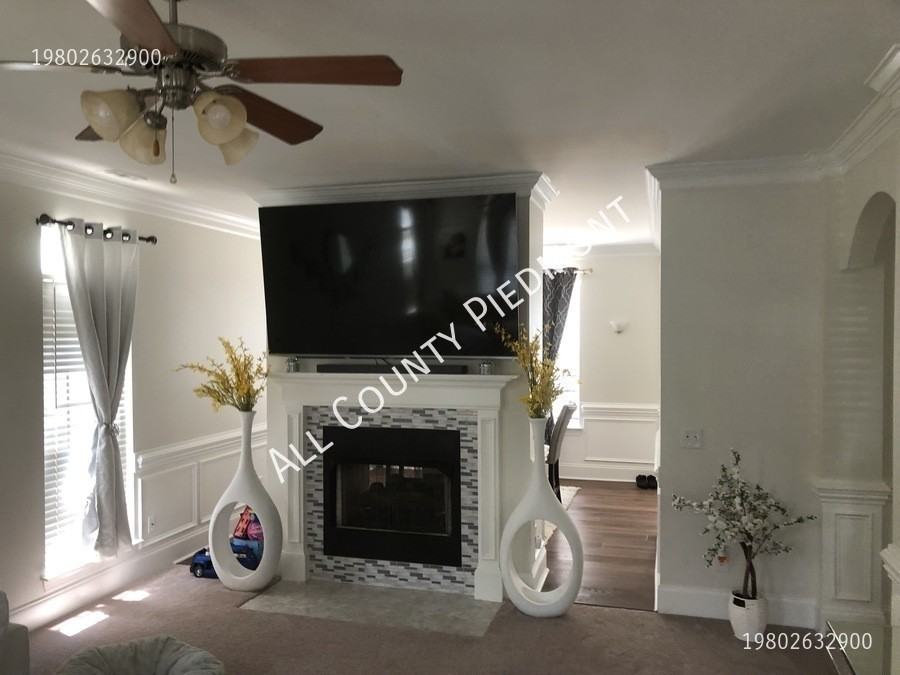 5119 Alysheba Dr - Photo 3 of 15