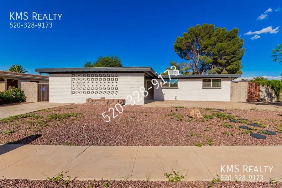 1633 S Augusta Pl - Photo 2 of 29