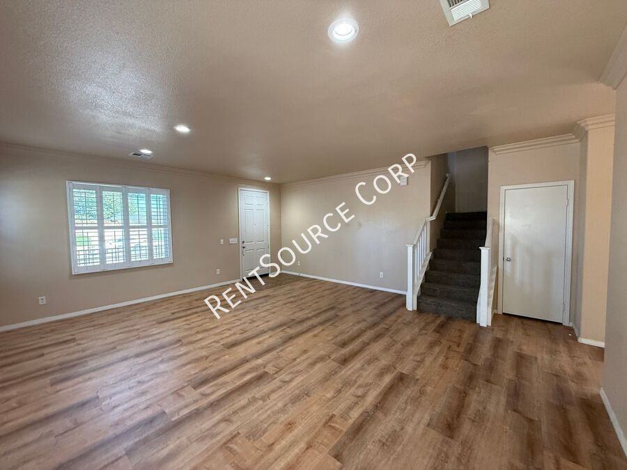 1311 Ponderosa Dr - Photo 4 of 31