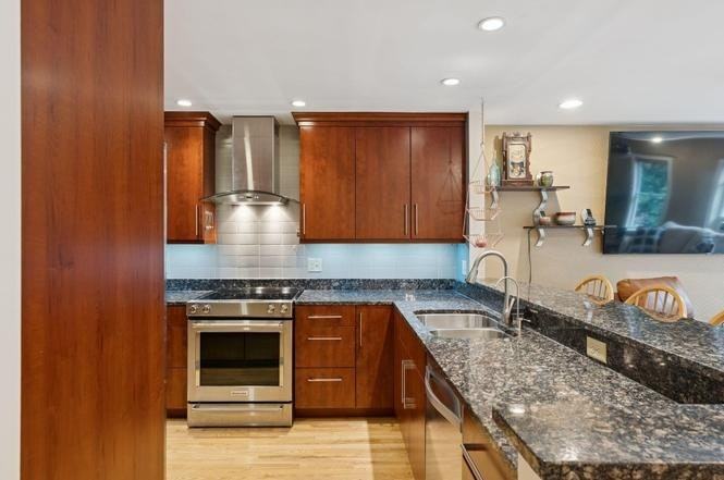 209 Vaughan Street, Unit 209 - Photo 3 of 5