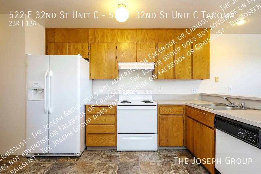 522 E 32nd St Apt C - Photo 7 of 22