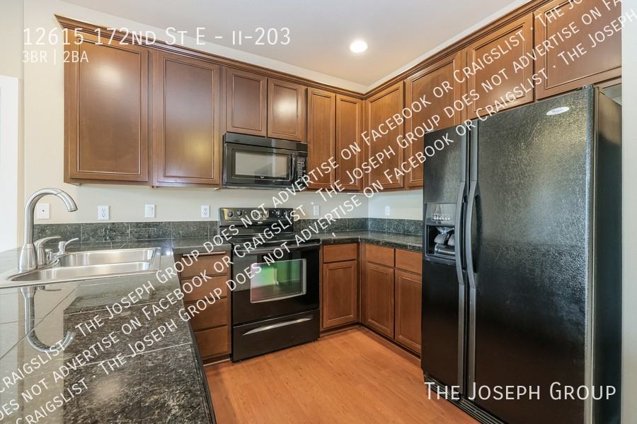 12615 172nd St E - Photo 5 of 22