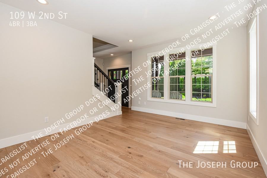 109 W 2nd St - Photo 3 of 32