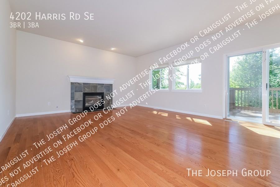 4202 Harris Rd Se - Photo 2 of 32
