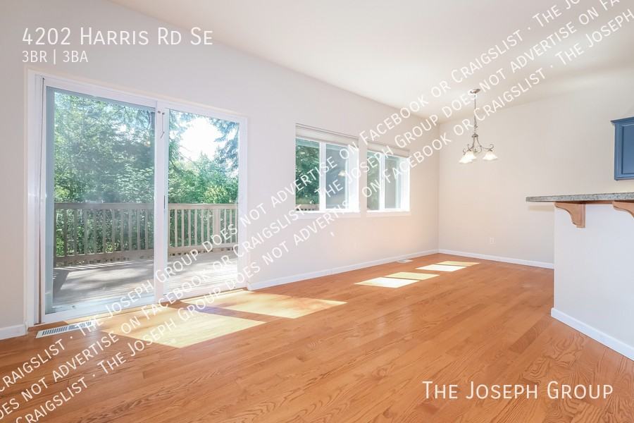 4202 Harris Rd Se - Photo 5 of 32