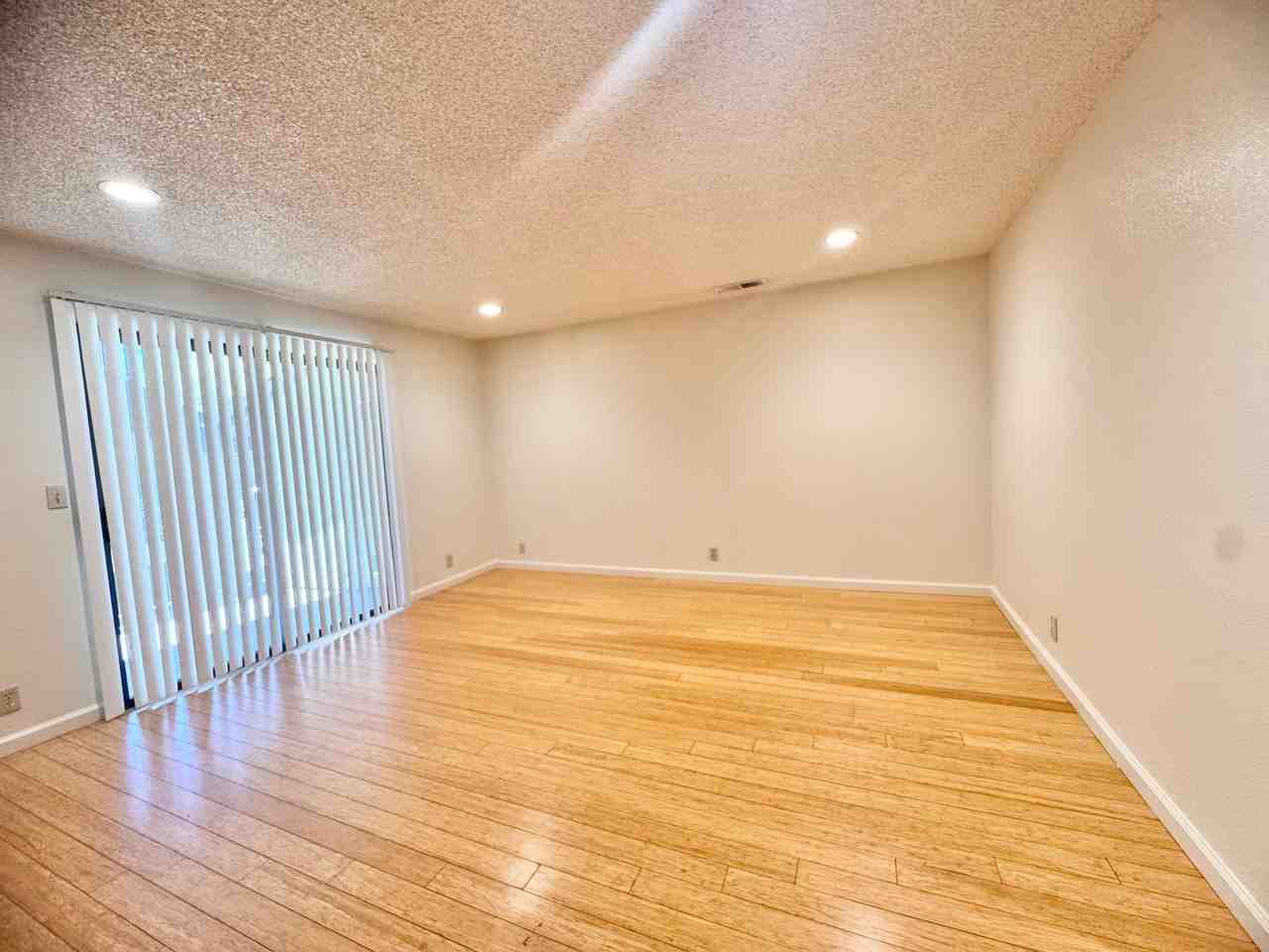 Stadium Village Apartments - Photo 3 of 31