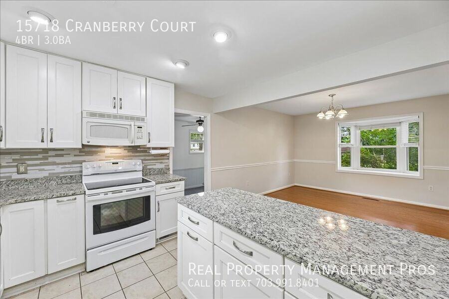 15718 Cranberry Ct - Photo 5 of 21