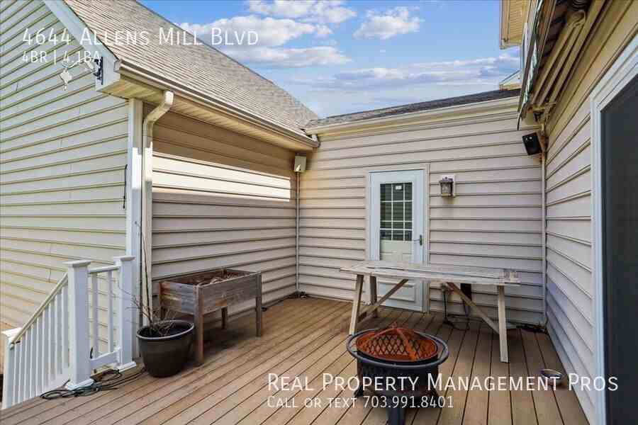 4644 Allens Mill Blvd - Photo 7 of 50