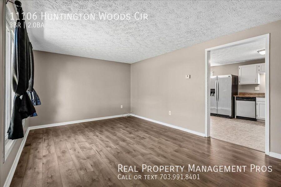 11106 Huntington Woods Cir - Photo 3 of 21