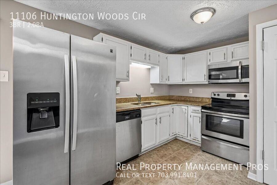 11106 Huntington Woods Cir - Photo 5 of 21