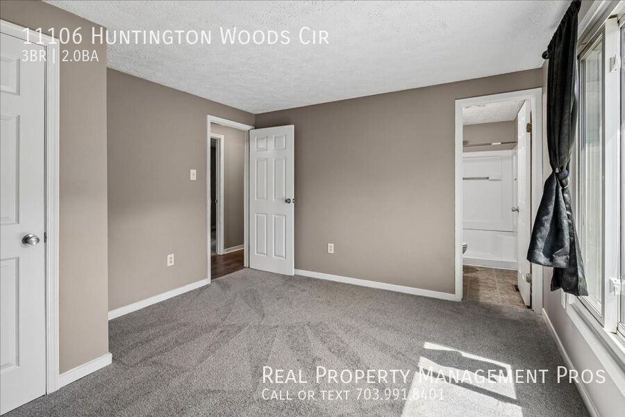 11106 Huntington Woods Cir - Photo 7 of 21