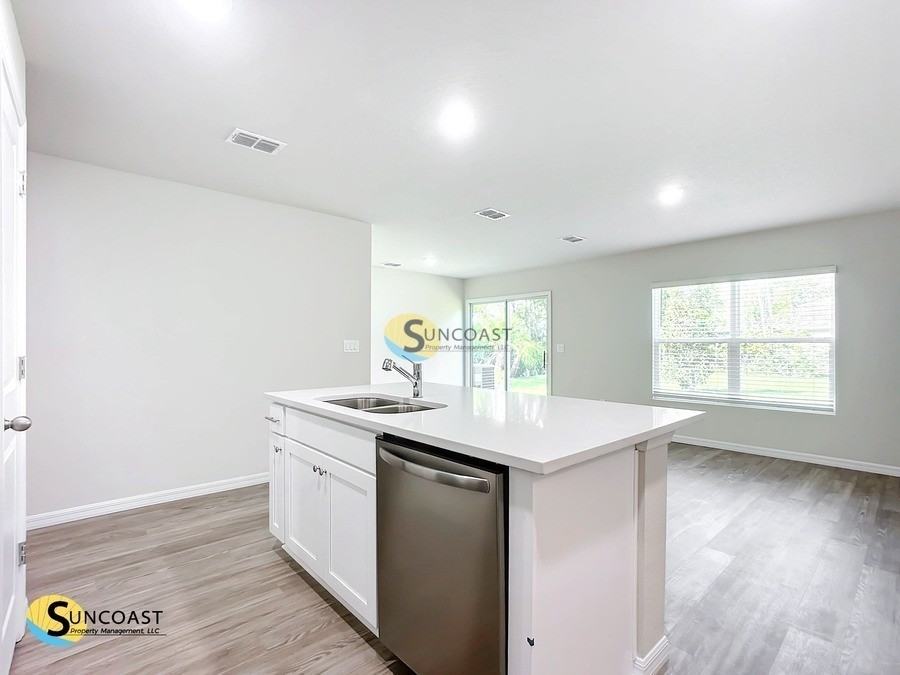 8 Wellwood Ln #B - Photo 2 of 24