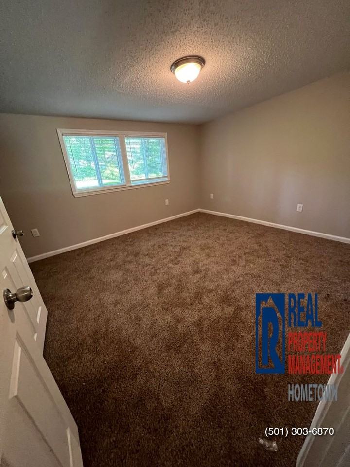 420 Graham Rd - Photo 5 of 10
