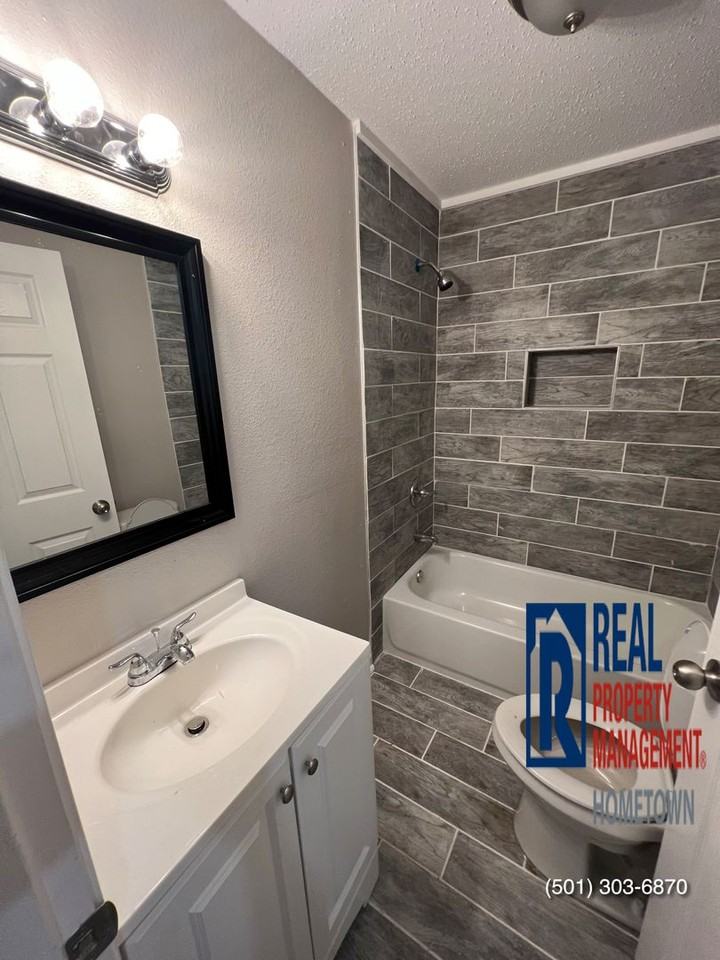 420 Graham Rd - Photo 7 of 10