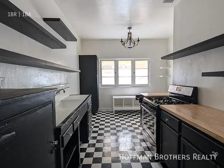 1177 N Ardmore Ave #1 - Photo 2 of 6