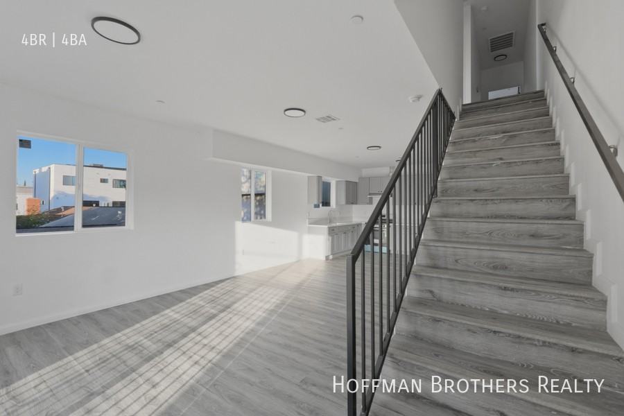6507 Woodley Ave #3 - Photo 5 of 20