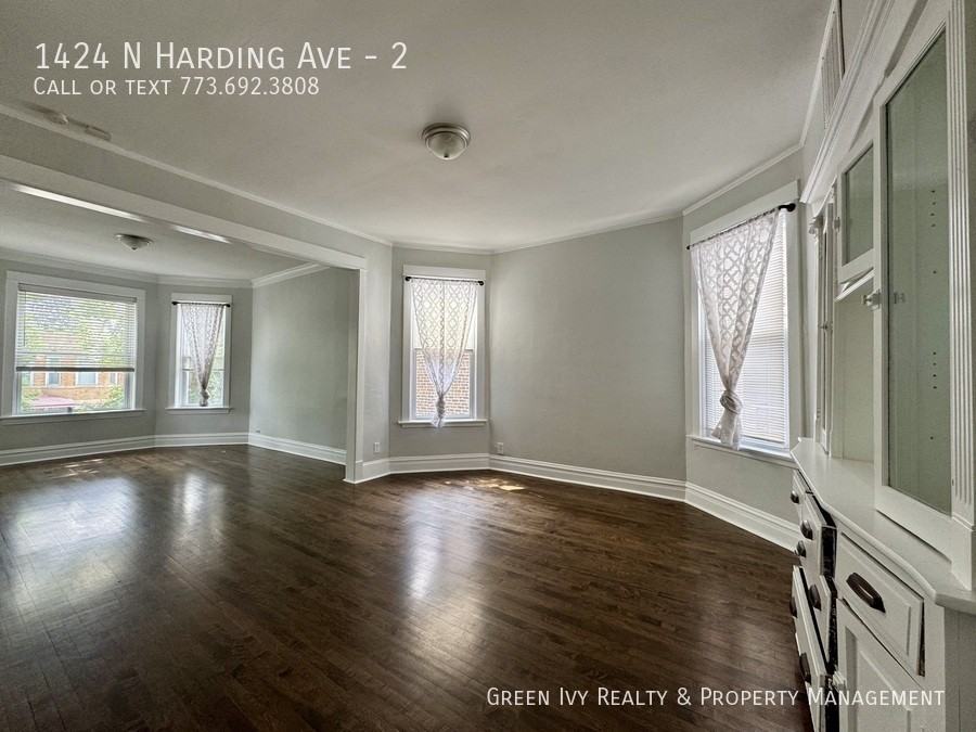 1424 N Harding Ave #2 - Photo 3 of 22