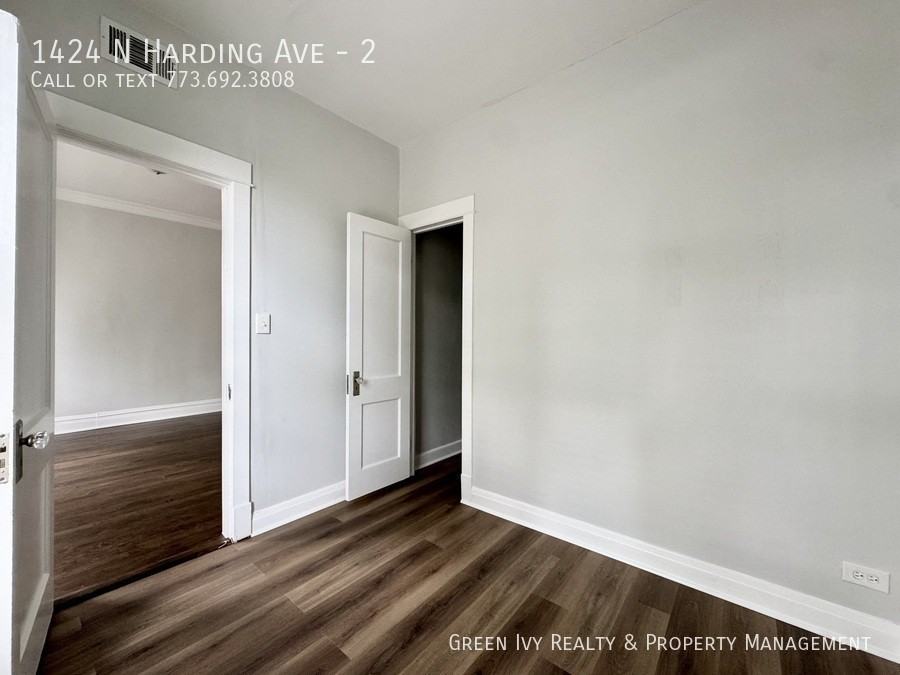 1424 N Harding Ave #2 - Photo 6 of 22