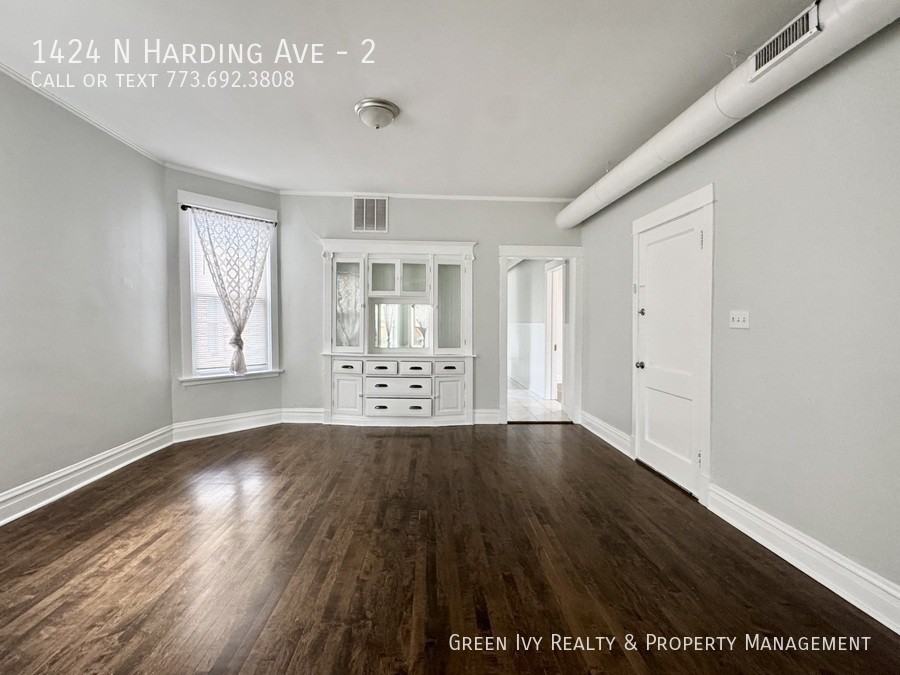 1424 N Harding Ave #2 - Photo 7 of 22