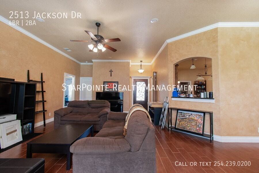 2513 Jackson Dr - Photo 2 of 23