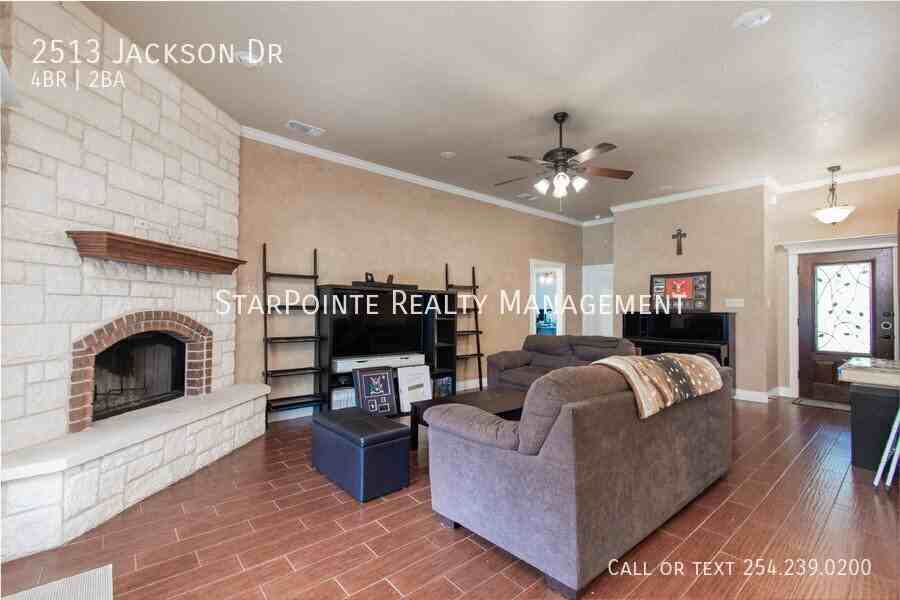 2513 Jackson Dr - Photo 3 of 23