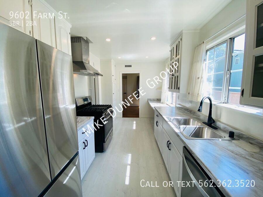 9602 Farm St - Photo 5 of 37