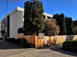 featured image of 912 N 96th St
