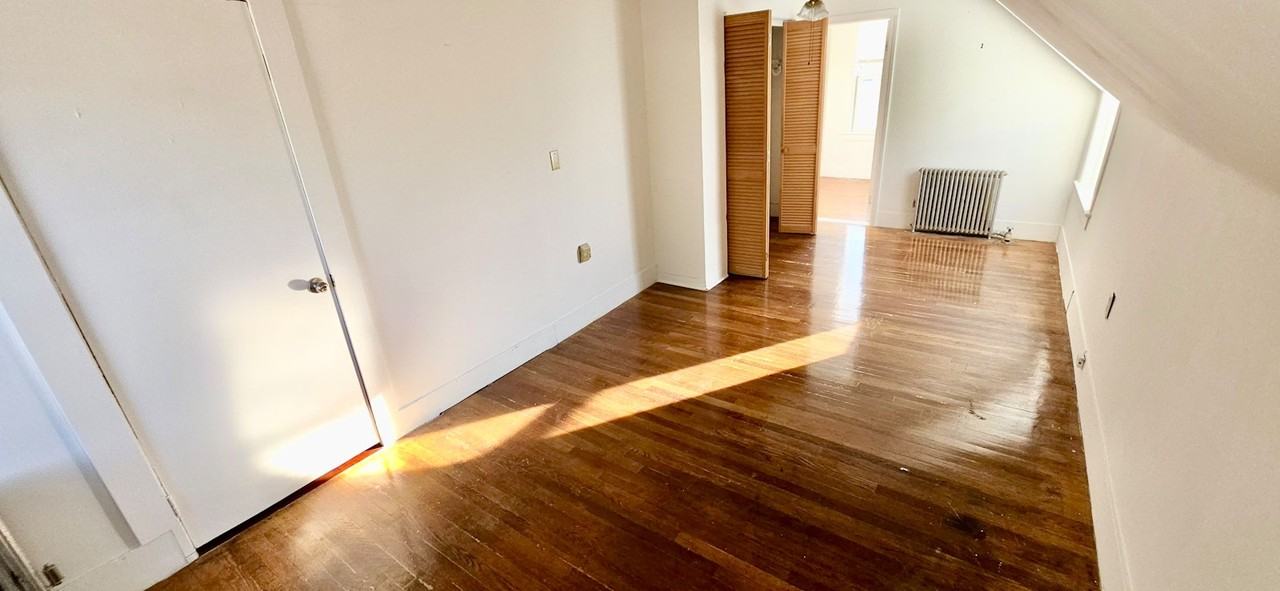 23 Beyer Pl - Photo 4 of 19