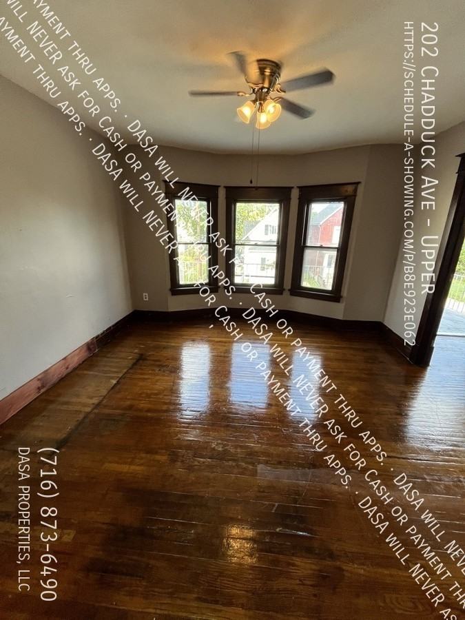 202 Chadduck Ave - Photo 4 of 12