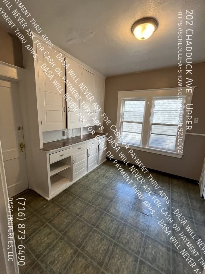 202 Chadduck Ave - Photo 7 of 12